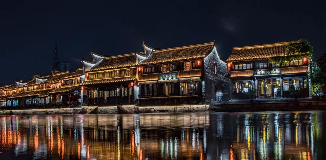 哈里梅根放松度假牙买加,查尔斯即将动手术,凯特留在医院?